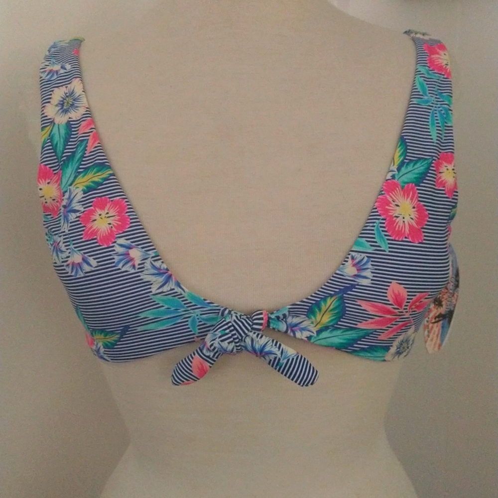 Bingo Surf Swimsuit top NWT